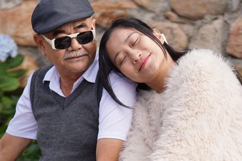 Niềm vui của NSND Việt Anh ở tuổi U70