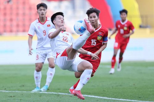 HLV Kim Sang-sik đau đầu tìm phương án thay thế Thanh Nhàn; Liverpool và Man City đồng loạt sảy chân