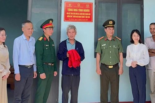 Lữ đoàn Tăng 273: Thần tốc dựng lại những 'mái nhà niềm tin' cho người dân Tuy Phước