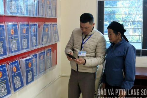 Từ quản lý sang phục vụ