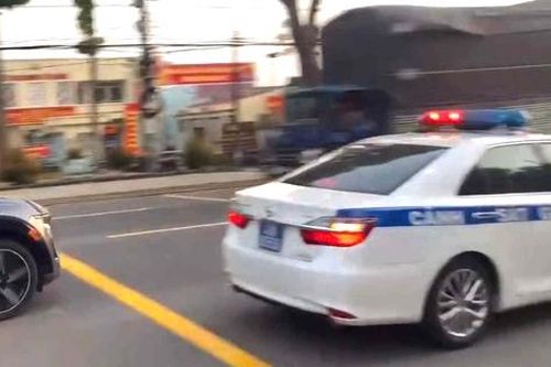 CSGT dẫn đường đưa người đi cấp cứu ở TP.HCM