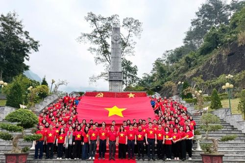 Pác Bó ngày đầu năm mới - cội nguồn cách mạng thắp lửa khát vọng