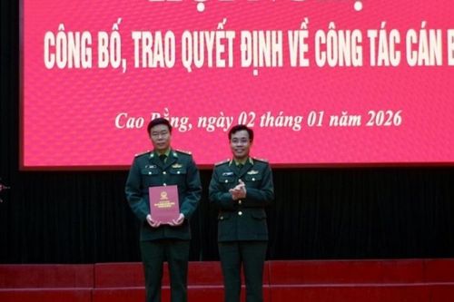 Công bố, trao quyết định về công tác cán bộ và bàn giao chức trách, nhiệm vụ Chỉ huy trưởng Ban Chỉ huy Bộ đội biên phòng tỉnh