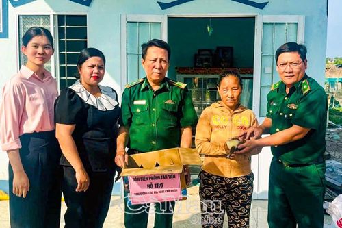 Tô thắm hình ảnh chiến sĩ Quân hàm xanh nơi biên giới biển