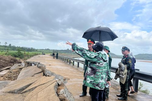 Cận cảnh hiện trường vụ sập bờ kè làm 4 người tử vong ở Đắk Lắk