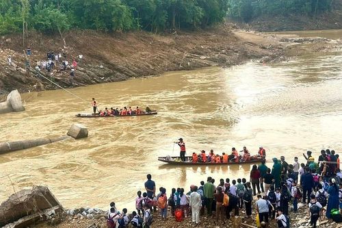 MS 1057: 'Tết ấm vùng cao' – khi yêu thương vượt núi, băng rừng về với miền Tây xứ Nghệ