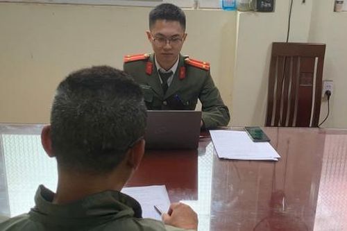 Chia sẻ tin xuyên tạc của Lê Trung Khoa lên Facebook cá nhân, 2 công dân bị triệu tập