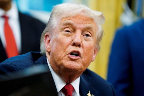 Ông Trump chế nhạo tài tử George Clooney