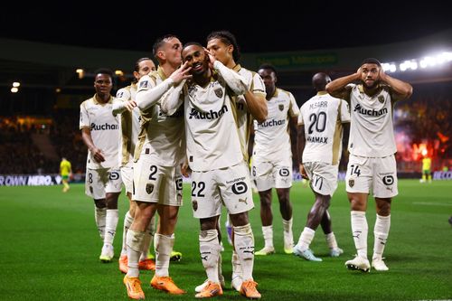 PSG mất ngôi đầu vào tay hiện tượng Ligue 1