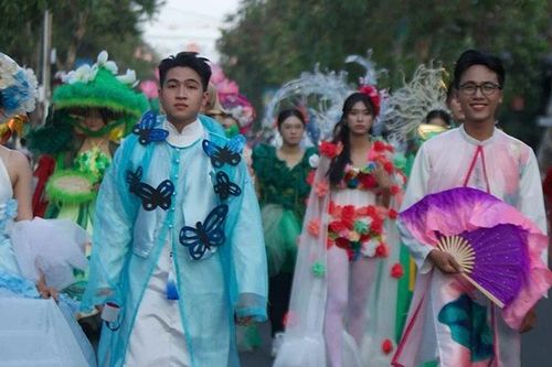 Lễ hội đường phố và đêm hóa trang lung linh ở 'Vương quốc hoa' Sa Đéc