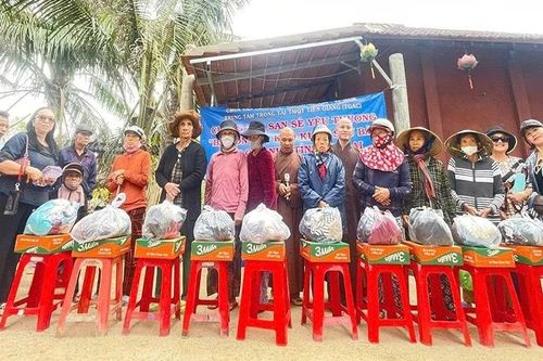 Phật giáo Thành phố Hồ Chí Minh san sẻ với đồng bào vùng bão, lũ