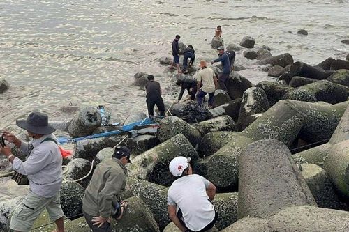 Tìm kiếm thuyền viên sinh năm 2010 mất tích tại cửa biển La Gi (Lâm Đồng)