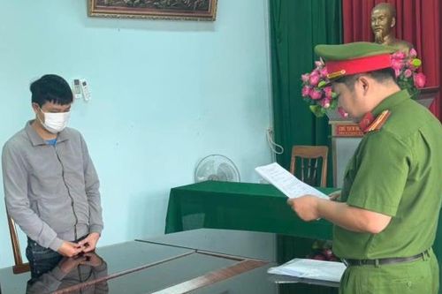 Lừa chiếm tiền tỷ