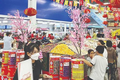 Siêu thị, trung tâm thương mại: Nhộn nhịp khách mua sắm