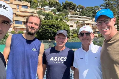 Daniil Medvedev đề nghị chuyển lịch đấu Australian Open sớm hơn
