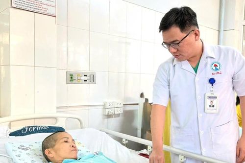 Cứu sống người phụ nữ bị đột quỵ não ở Quảng Trị
