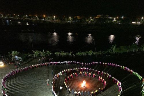 Mường Lay xác lập kỷ lục với 'Vũ điệu đoàn kết bên dòng Đà Giang'