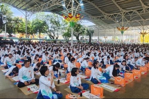 Lễ hội Văn hóa Việt Nam 2026: Hơn 1.000 người cùng viết thư pháp, Suối Tiên rộn ràng ngày đầu năm