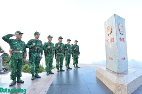 Chào 2026: Dưới bầu trời bình yên, tạc dạ dáng hình người lính