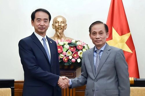 Giải bài toán khó giữa môi trường bất trắc