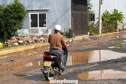 Ổ gà, ổ voi chi chít đường vào khu tái định cư ở Đà Nẵng