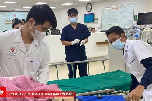Kịp thời cứu nạn người đàn ông nhảy cầu Vĩnh Tuy