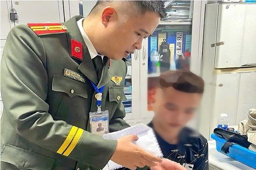 Phát hiện hành khách giấu gói nghi ma túy trước giờ lên máy bay