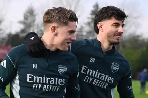 Mikel Arteta đối mặt bài toán nhân sự khi hàng công Arsenal đón hàng loạt trụ cột trở lại