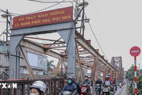 Cầu Long Biên chính thức cho xe đi lại sau 2 tháng sửa chữa