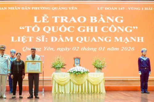 Trao Bằng Tổ quốc ghi công liệt sĩ Đàm Quang Mạnh anh dũng hy sinh tại Trường Sa