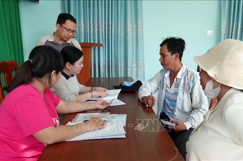 Chi kịp thời quà của Đảng, Nhà nước cho đối tượng được hưởng trợ cấp