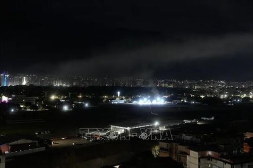 Nhiều tiếng nổ lớn ở thủ đô Caracas, Venezuela