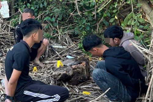 Bắt quả tang 4 thanh niên có hành vi xấu hổ giữa ban ngày ban mặt