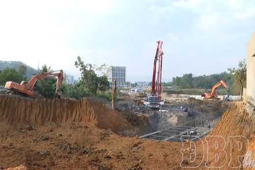 Trên các công trình trọng điểm cuối năm
