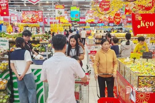 Nhu cầu mua sắm tiếp đà tăng trong 3 ngày nghỉ Tết Dương lịch