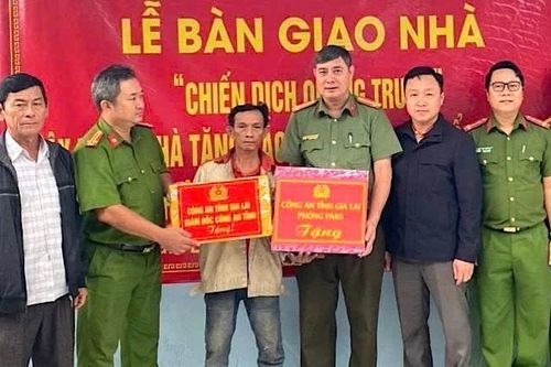 Gia Lai: Trao nhà 'Chiến dịch Quang Trung' cho người dân tại xã Phù Cát