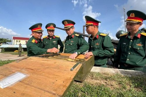 Tư lệnh Quân khu 5 thăm, làm việc tại Lữ đoàn Phòng không 573