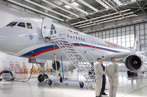 Nga ra mắt hệ thống điện tử hàng không nội địa cho Tu-214 thách thức vị thế của Mỹ