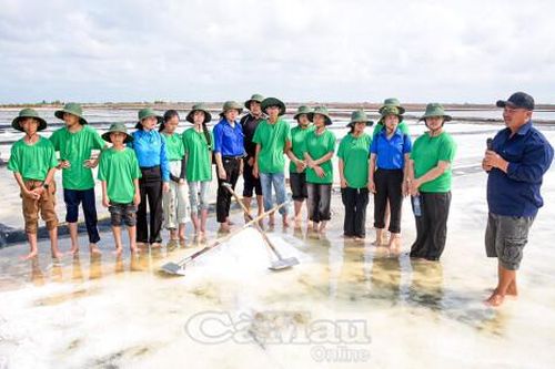 Bồi đắp tình yêu di sản văn hóa