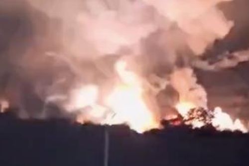 Video các vụ nổ tại sân bay ở Higuerote, Venezuela nghi do Mỹ không kích