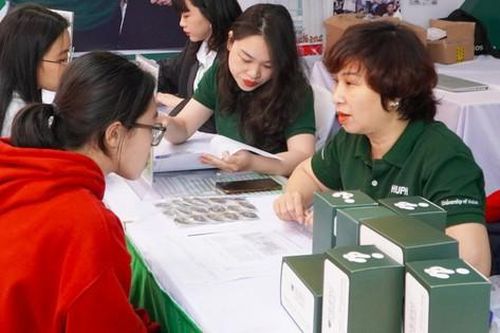 Nhiều trường công bố mức học phí đại học 2026, thí sinh cần biết