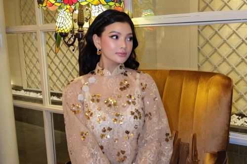 Áo dài xuyên thấu, lộ nội y của shop TP.HCM bị chỉ trích