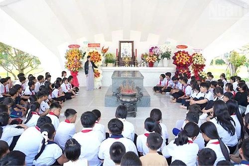 Hơn 1.100 trẻ em khó khăn miền Tây và Thành phố Hồ Chí Minh trải nghiệm miễn phí tại Festival Hoa-Kiểng