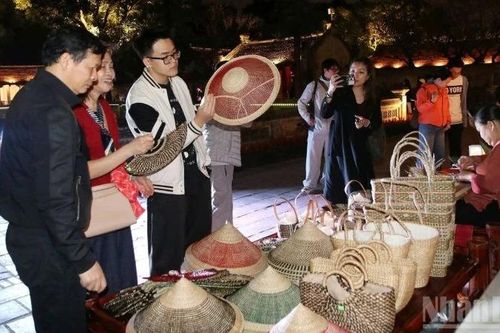 Hà Nội đón lượng khách kỷ lục dịp Tết Dương lịch 2026