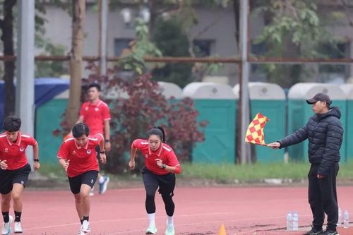 Một trọng tài không vượt qua được bài kiểm tra thể lực