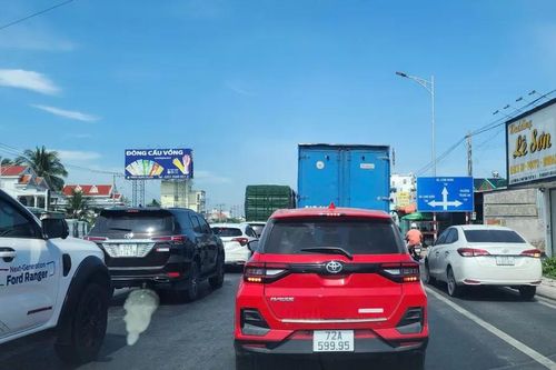 Chiều tối 4-1, nhiều tuyến đường cửa ngõ miền Tây bị ùn ứ