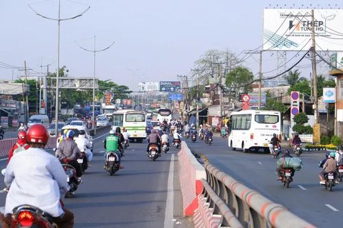 Người dân tấp nập trở lại TPHCM sau kỳ nghỉ Tết Dương lịch 2026