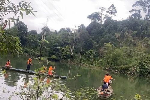 Ghe chở 7 người đi làm rẫy ở Đà Nẵng bị lật, một người tử vong