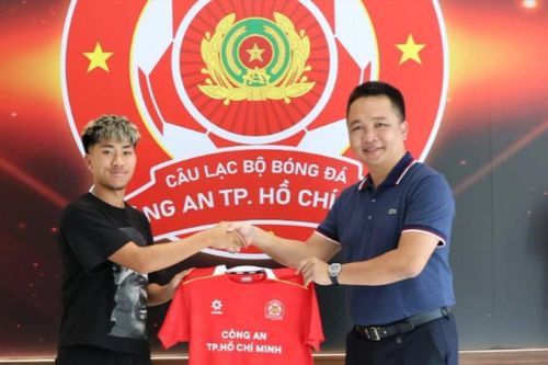 Cầu thủ Việt kiều Khoa Ngo chính thức gia nhập V.League