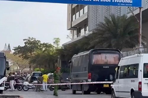 Người đàn ông tử vong sau tiếng động mạnh, nghi rơi từ tầng cao tòa nhà ở TPHCM